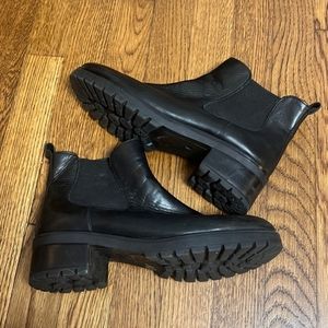 Urban Outfitters Chunky Chelsea Booties size 9